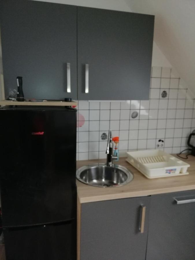 Moeblierte Dachgeschosswohnung In Ruhiger Lage Zu Vermieten ヴェッツラー エクステリア 写真