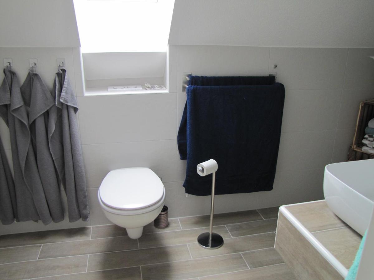 Moeblierte Dachgeschosswohnung In Ruhiger Lage Zu Vermieten ヴェッツラー エクステリア 写真